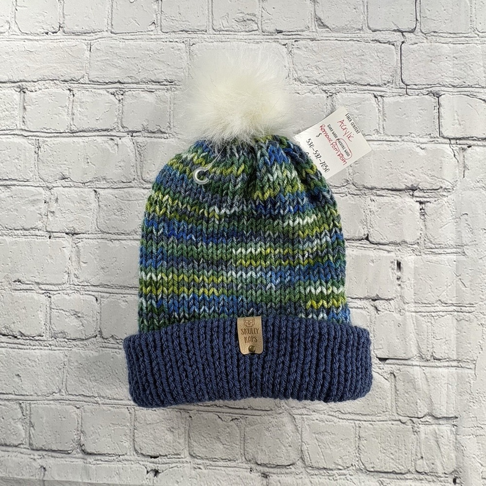 NWT Skully Caps handmade acrylic beanie pom pom